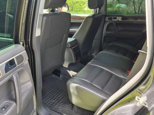 Черный Фольксваген Туарег, объемом двигателя 3 л и пробегом 372 тыс. км за 11000 $, фото 7 на Automoto.ua