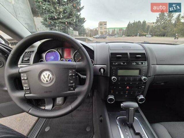 Черный Фольксваген Туарег, объемом двигателя 2.5 л и пробегом 268 тыс. км за 8850 $, фото 24 на Automoto.ua