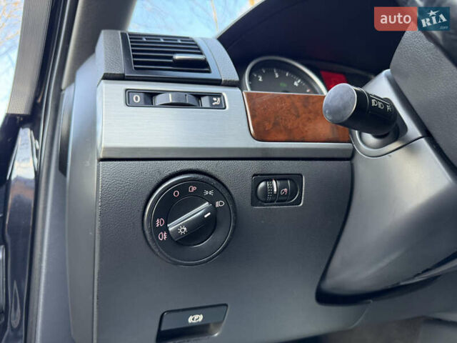 Черный Фольксваген Туарег, объемом двигателя 3 л и пробегом 314 тыс. км за 10500 $, фото 40 на Automoto.ua