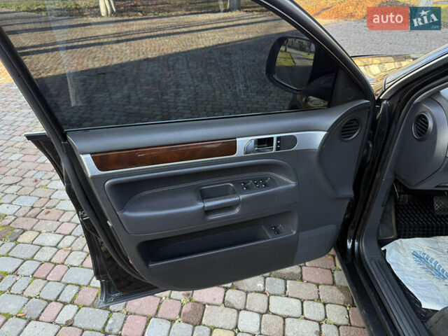 Черный Фольксваген Туарег, объемом двигателя 3 л и пробегом 314 тыс. км за 10500 $, фото 38 на Automoto.ua