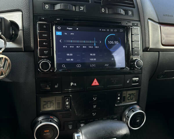 Черный Фольксваген Туарег, объемом двигателя 3 л и пробегом 289 тыс. км за 11800 $, фото 10 на Automoto.ua