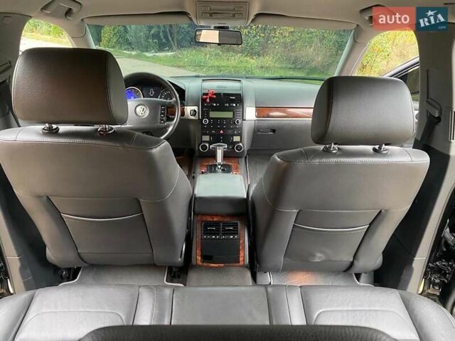 Черный Фольксваген Туарег, объемом двигателя 3 л и пробегом 360 тыс. км за 9800 $, фото 17 на Automoto.ua
