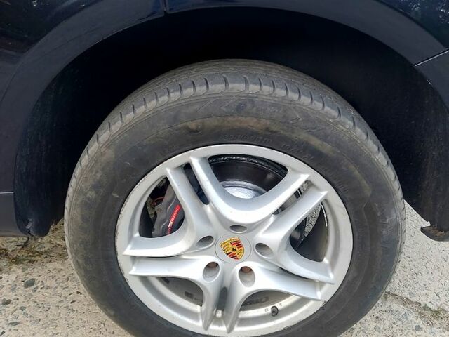 Чорний Фольксваген Туарег, об'ємом двигуна 3 л та пробігом 297 тис. км за 11777 $, фото 12 на Automoto.ua