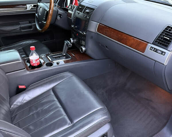 Черный Фольксваген Туарег, объемом двигателя 3 л и пробегом 217 тыс. км за 13450 $, фото 11 на Automoto.ua