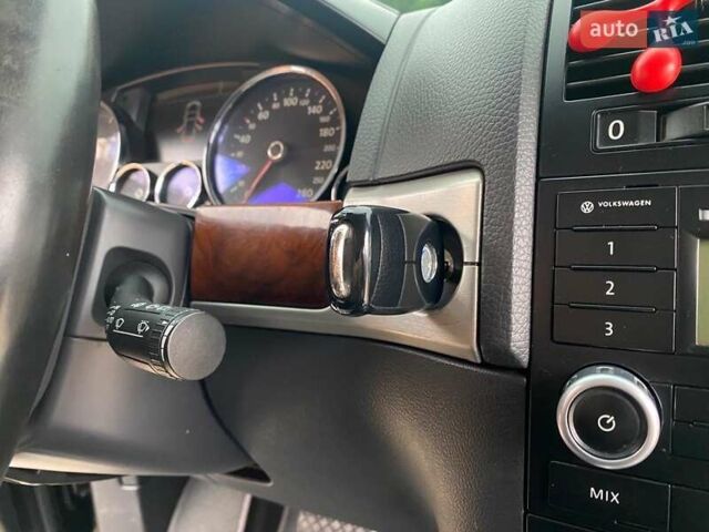 Черный Фольксваген Туарег, объемом двигателя 3 л и пробегом 360 тыс. км за 9800 $, фото 24 на Automoto.ua