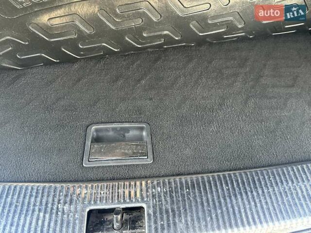 Черный Фольксваген Туарег, объемом двигателя 4.2 л и пробегом 286 тыс. км за 8999 $, фото 32 на Automoto.ua