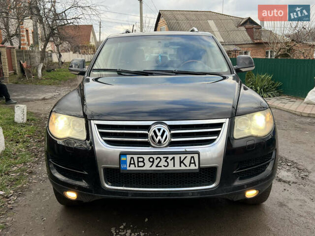 Чорний Фольксваген Туарег, об'ємом двигуна 3 л та пробігом 360 тис. км за 8400 $, фото 2 на Automoto.ua