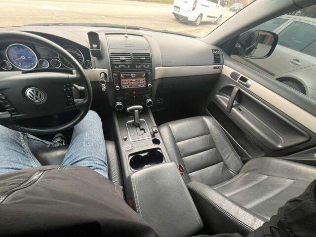 Черный Фольксваген Туарег, объемом двигателя 3 л и пробегом 357 тыс. км за 10200 $, фото 4 на Automoto.ua