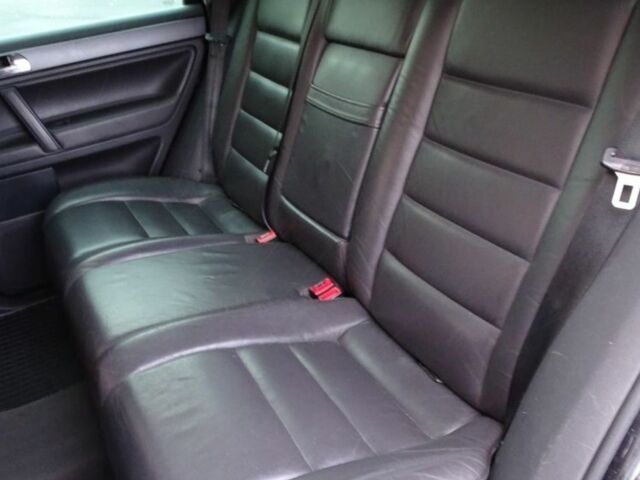 Чорний Фольксваген Туарег, об'ємом двигуна 3 л та пробігом 230 тис. км за 3950 $, фото 7 на Automoto.ua