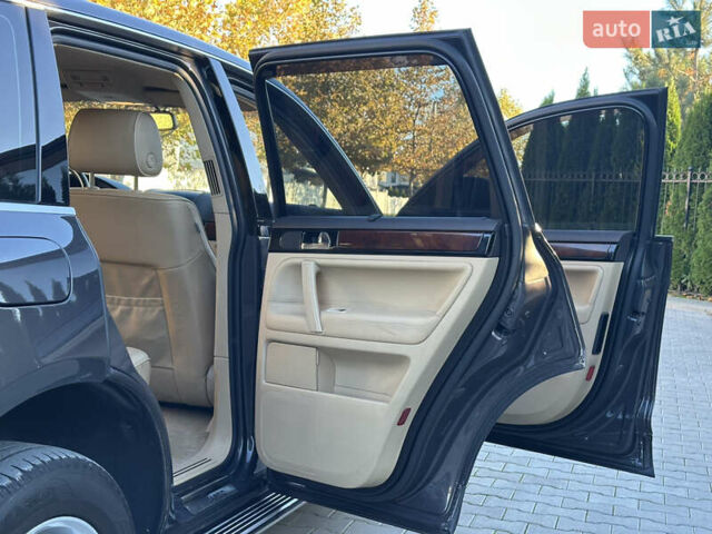 Черный Фольксваген Туарег, объемом двигателя 2.97 л и пробегом 240 тыс. км за 12200 $, фото 29 на Automoto.ua