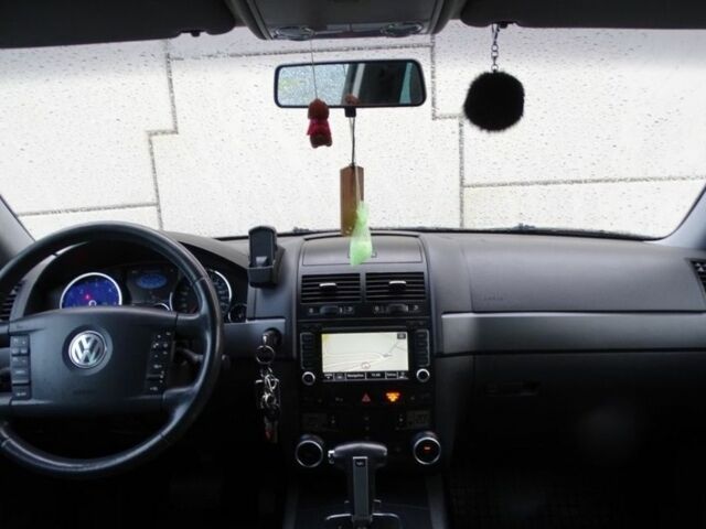 Чорний Фольксваген Туарег, об'ємом двигуна 3 л та пробігом 230 тис. км за 3950 $, фото 6 на Automoto.ua