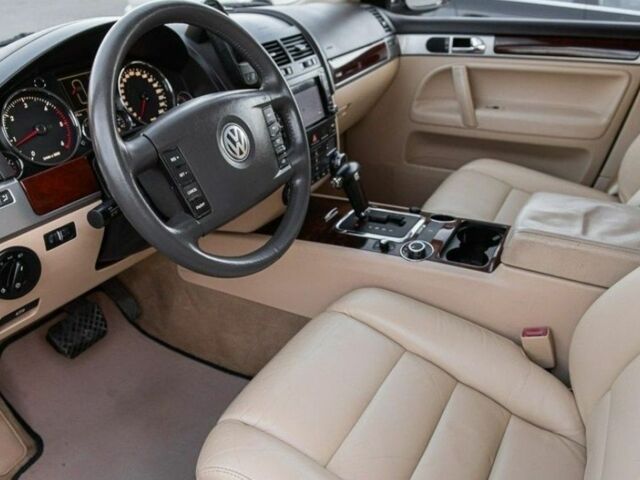 Черный Фольксваген Туарег, объемом двигателя 3 л и пробегом 240 тыс. км за 4000 $, фото 8 на Automoto.ua