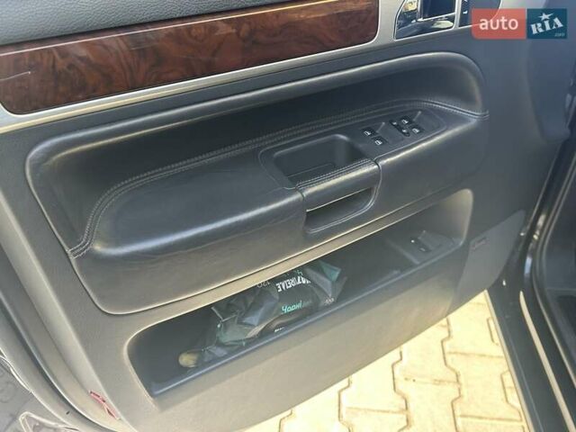 Черный Фольксваген Туарег, объемом двигателя 4.2 л и пробегом 286 тыс. км за 8999 $, фото 22 на Automoto.ua