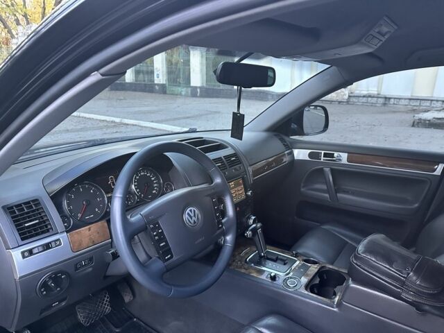 Чорний Фольксваген Туарег, об'ємом двигуна 3 л та пробігом 221 тис. км за 9800 $, фото 11 на Automoto.ua