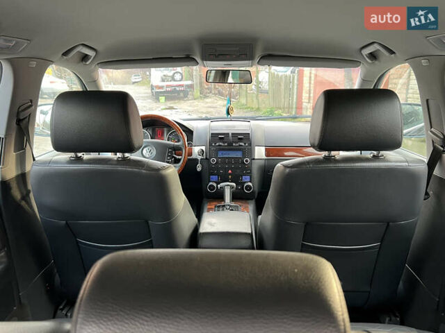 Чорний Фольксваген Туарег, об'ємом двигуна 3 л та пробігом 360 тис. км за 8400 $, фото 13 на Automoto.ua