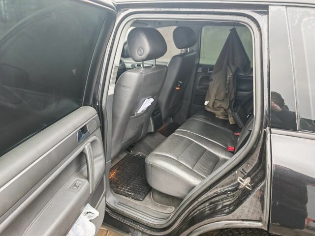 Черный Фольксваген Туарег, объемом двигателя 3 л и пробегом 397 тыс. км за 7700 $, фото 8 на Automoto.ua