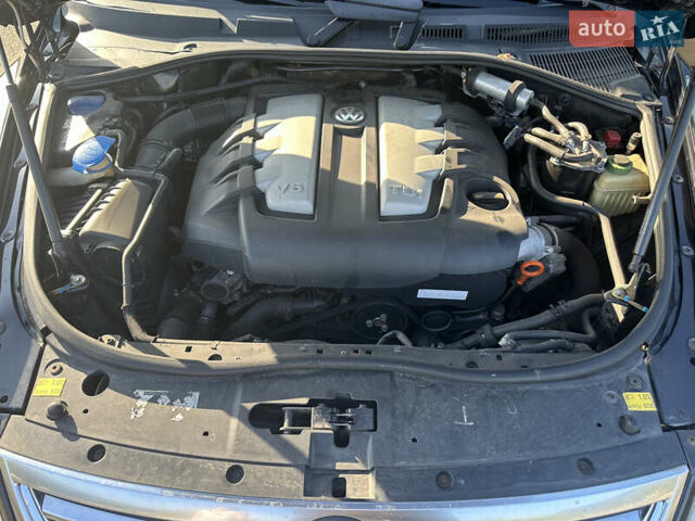 Черный Фольксваген Туарег, объемом двигателя 2.99 л и пробегом 342 тыс. км за 9122 $, фото 16 на Automoto.ua