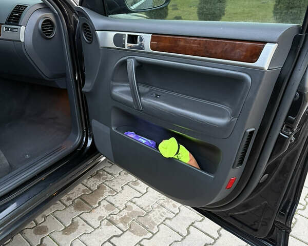 Черный Фольксваген Туарег, объемом двигателя 3 л и пробегом 217 тыс. км за 13450 $, фото 20 на Automoto.ua