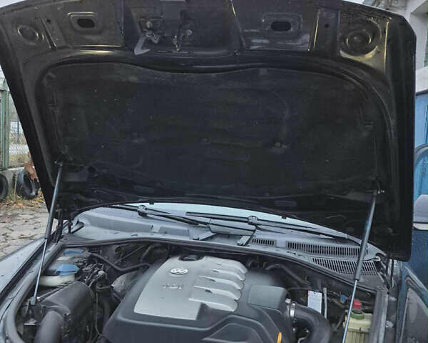 Чорний Фольксваген Туарег, об'ємом двигуна 2.5 л та пробігом 308 тис. км за 10000 $, фото 14 на Automoto.ua