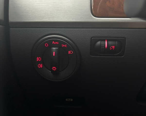 Черный Фольксваген Туарег, объемом двигателя 3.6 л и пробегом 173 тыс. км за 14500 $, фото 12 на Automoto.ua