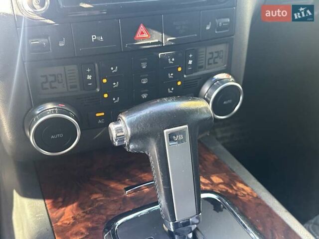 Черный Фольксваген Туарег, объемом двигателя 4.2 л и пробегом 286 тыс. км за 8999 $, фото 28 на Automoto.ua