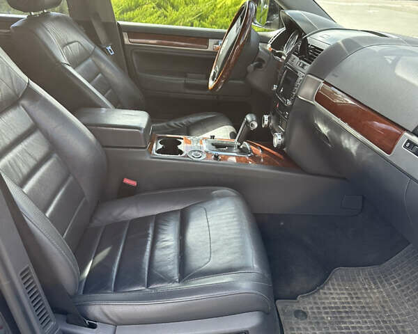 Черный Фольксваген Туарег, объемом двигателя 3 л и пробегом 289 тыс. км за 11800 $, фото 13 на Automoto.ua