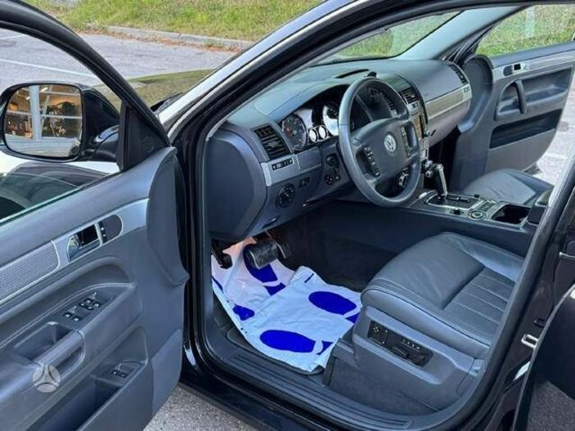 Черный Фольксваген Туарег, объемом двигателя 0 л и пробегом 280 тыс. км за 3100 $, фото 1 на Automoto.ua