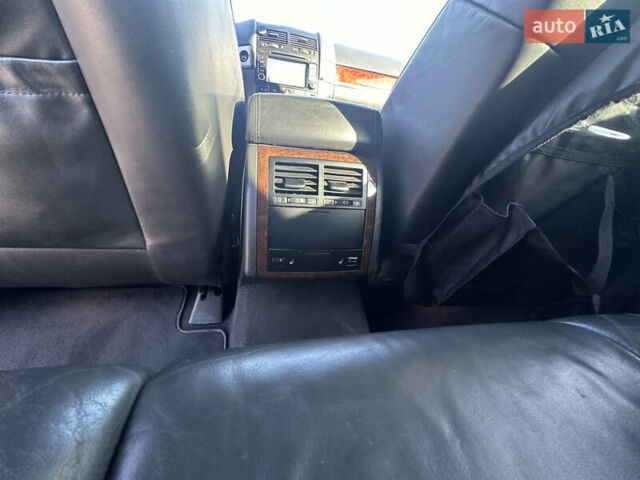 Черный Фольксваген Туарег, объемом двигателя 2.99 л и пробегом 342 тыс. км за 9122 $, фото 19 на Automoto.ua