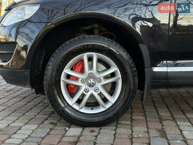 Черный Фольксваген Туарег, объемом двигателя 3 л и пробегом 314 тыс. км за 10500 $, фото 13 на Automoto.ua