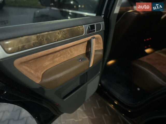 Черный Фольксваген Туарег, объемом двигателя 2.97 л и пробегом 159 тыс. км за 13800 $, фото 22 на Automoto.ua