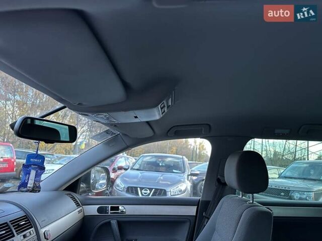 Чорний Фольксваген Туарег, об'ємом двигуна 3 л та пробігом 340 тис. км за 10900 $, фото 26 на Automoto.ua