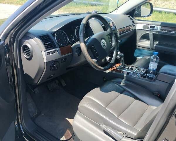 Черный Фольксваген Туарег, объемом двигателя 2.97 л и пробегом 344 тыс. км за 10950 $, фото 40 на Automoto.ua