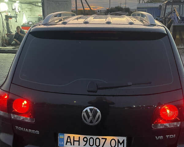 Черный Фольксваген Туарег, объемом двигателя 2.97 л и пробегом 279 тыс. км за 11000 $, фото 12 на Automoto.ua