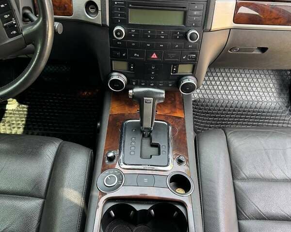 Чорний Фольксваген Туарег, об'ємом двигуна 2.97 л та пробігом 110 тис. км за 12900 $, фото 21 на Automoto.ua