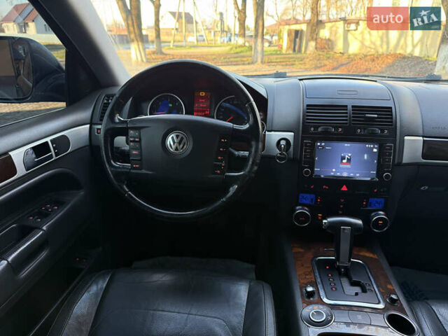 Черный Фольксваген Туарег, объемом двигателя 3 л и пробегом 314 тыс. км за 10500 $, фото 32 на Automoto.ua