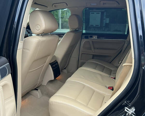 Черный Фольксваген Туарег, объемом двигателя 3 л и пробегом 235 тыс. км за 13500 $, фото 24 на Automoto.ua