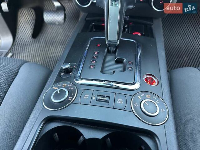 Чорний Фольксваген Туарег, об'ємом двигуна 3 л та пробігом 340 тис. км за 10900 $, фото 43 на Automoto.ua