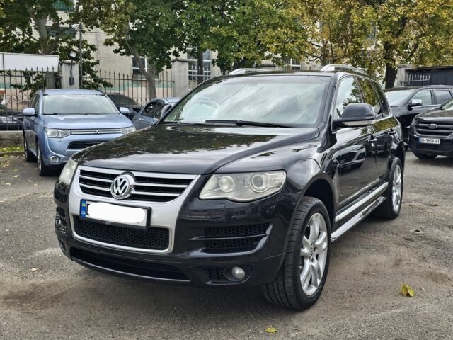 Черный Фольксваген Туарег, объемом двигателя 3.6 л и пробегом 250 тыс. км за 10700 $, фото 1 на Automoto.ua