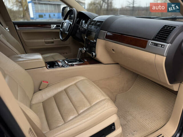 Черный Фольксваген Туарег, объемом двигателя 3.6 л и пробегом 280 тыс. км за 10750 $, фото 33 на Automoto.ua