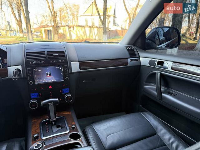 Черный Фольксваген Туарег, объемом двигателя 3 л и пробегом 314 тыс. км за 10500 $, фото 31 на Automoto.ua