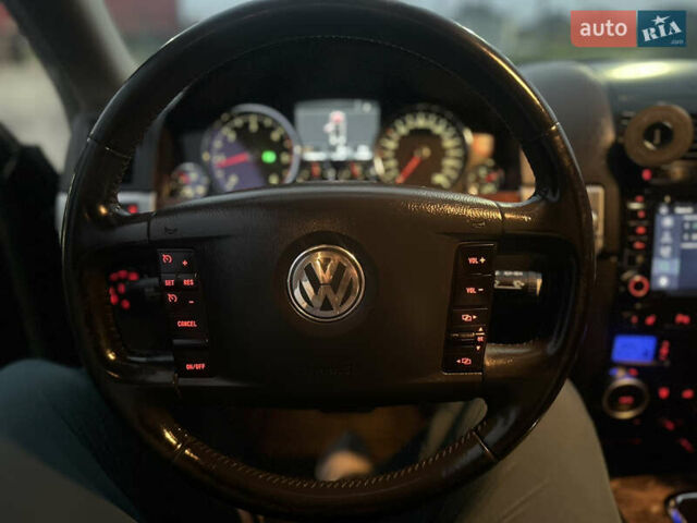 Черный Фольксваген Туарег, объемом двигателя 2.97 л и пробегом 159 тыс. км за 13800 $, фото 18 на Automoto.ua