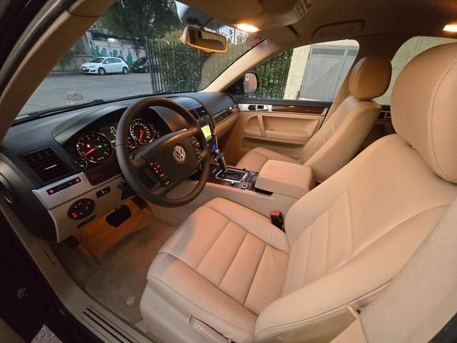 Черный Фольксваген Туарег, объемом двигателя 3 л и пробегом 287 тыс. км за 3259 $, фото 6 на Automoto.ua