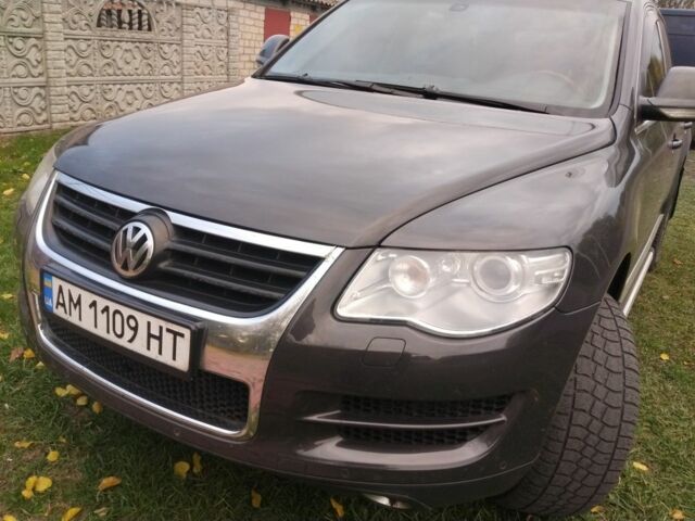 Черный Фольксваген Туарег, объемом двигателя 3 л и пробегом 300 тыс. км за 9300 $, фото 4 на Automoto.ua