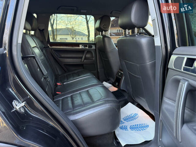 Черный Фольксваген Туарег, объемом двигателя 3 л и пробегом 314 тыс. км за 10500 $, фото 25 на Automoto.ua