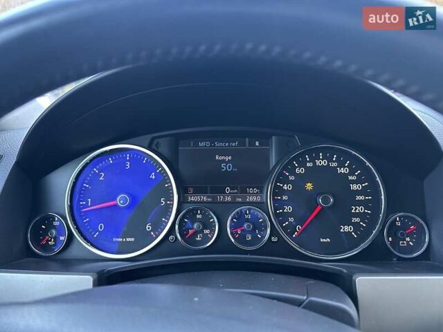 Чорний Фольксваген Туарег, об'ємом двигуна 3 л та пробігом 340 тис. км за 10900 $, фото 49 на Automoto.ua