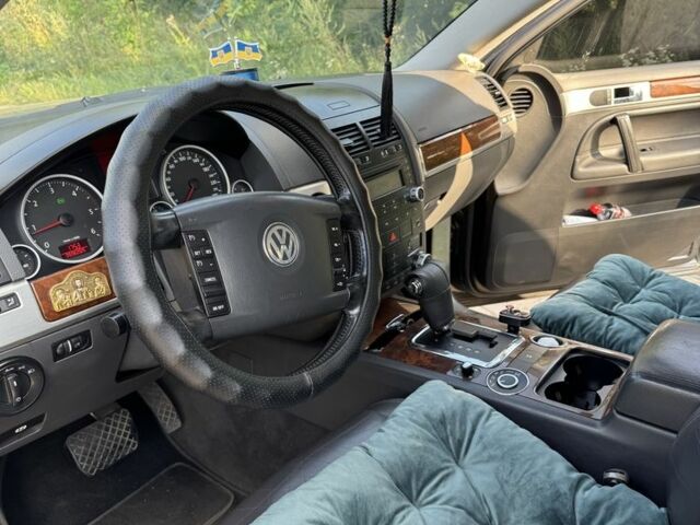 Чорний Фольксваген Туарег, об'ємом двигуна 3 л та пробігом 280 тис. км за 13800 $, фото 6 на Automoto.ua