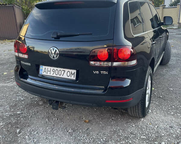 Черный Фольксваген Туарег, объемом двигателя 2.97 л и пробегом 279 тыс. км за 11000 $, фото 4 на Automoto.ua