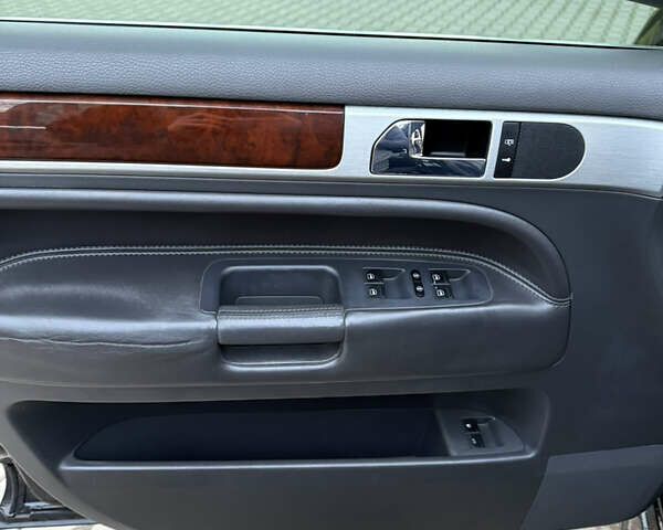 Черный Фольксваген Туарег, объемом двигателя 3 л и пробегом 217 тыс. км за 13450 $, фото 14 на Automoto.ua