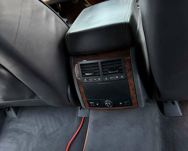 Черный Фольксваген Туарег, объемом двигателя 3 л и пробегом 217 тыс. км за 13450 $, фото 24 на Automoto.ua