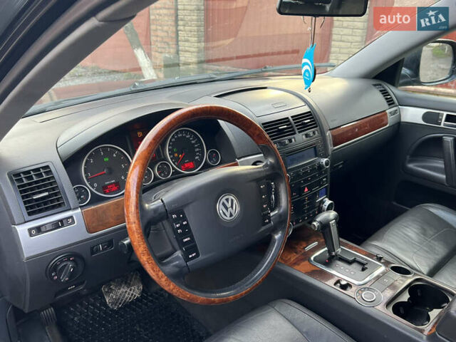 Чорний Фольксваген Туарег, об'ємом двигуна 3 л та пробігом 360 тис. км за 8400 $, фото 12 на Automoto.ua